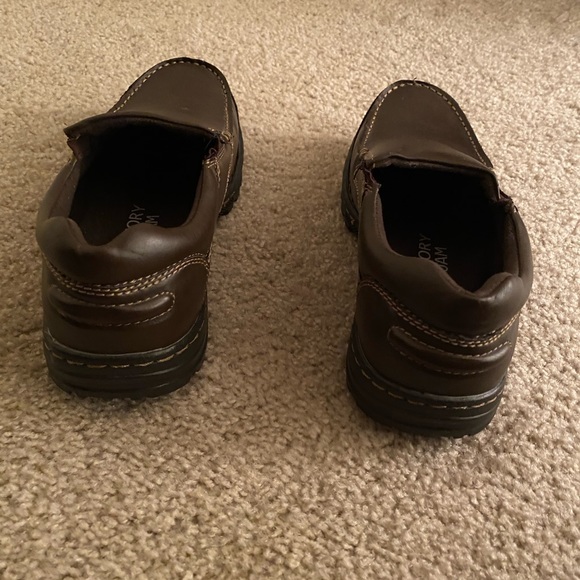 Authentic St.JOHN’S BAY Men’s Brown Memory Foam Slip on Shoes size 8.5M with box - Picture 4 of 10